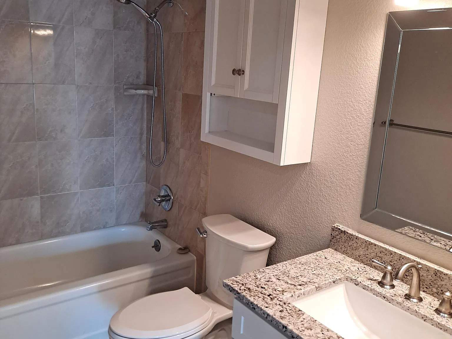 2 bed, 1.5 bath, 1098 sqft, $1,775 — Photo 4