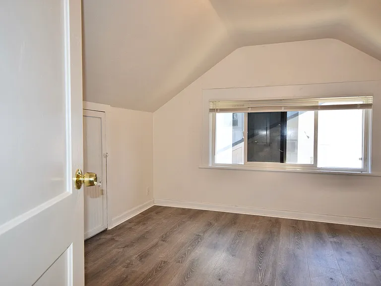 5841 NE 18th Ave — Photo 57