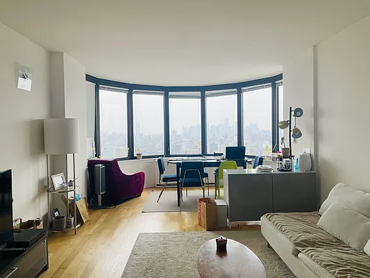 Rented by Royal Operation System | media 3