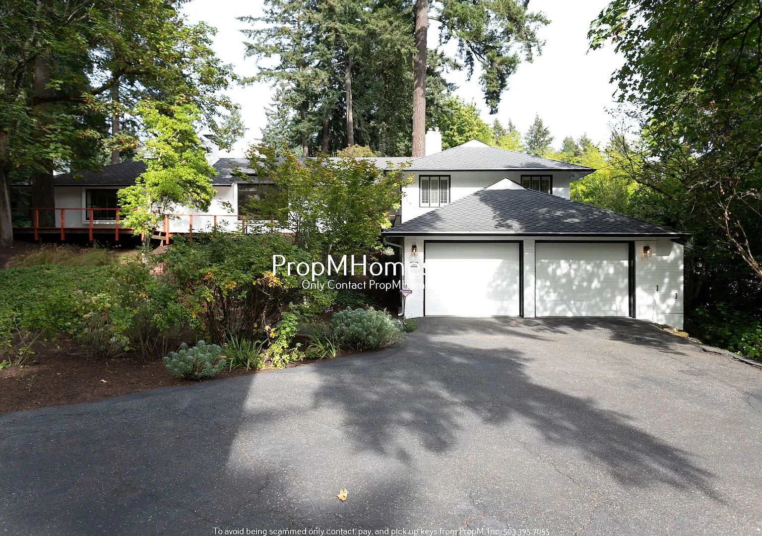 Beautiful Lake Oswego Home with 4 Bedrooms, 3 Baths & Entertaining Spaces — Photo 1