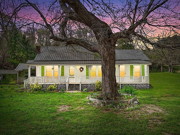 3rd image of 35 Bud Parker Ln