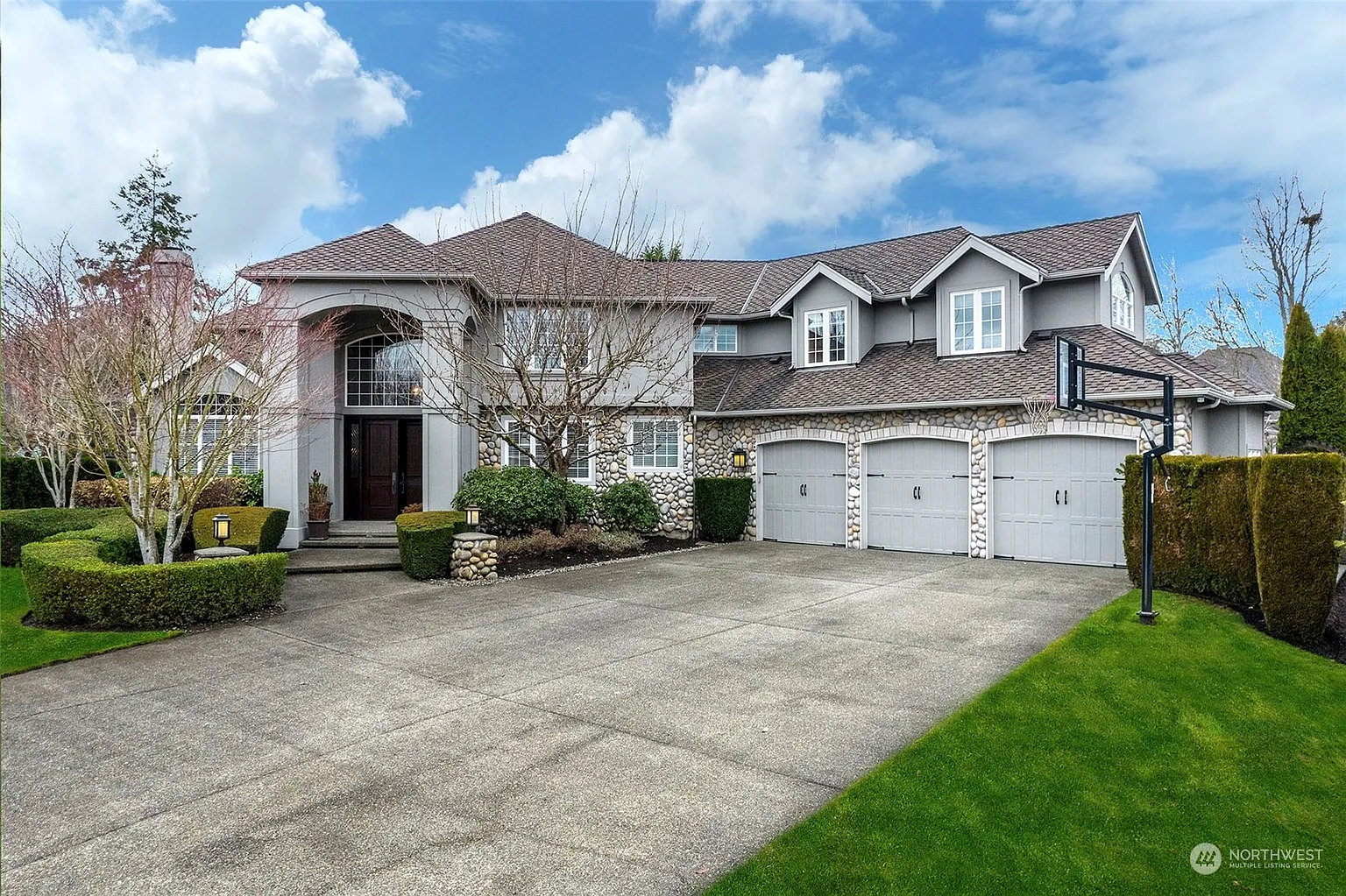 1737 267th Court SE photo 1
