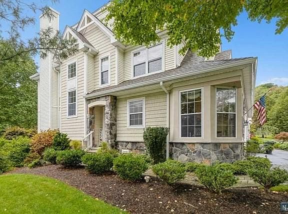 2nd image of 6 Kingsley Evans Cir