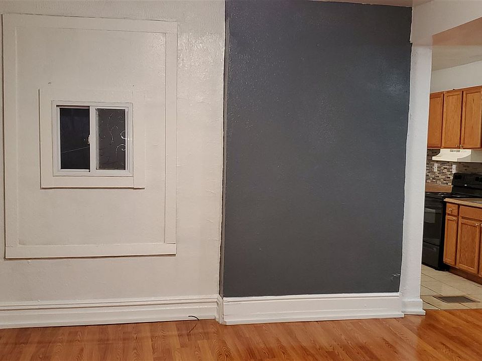 7303 Hermitage Dining Room