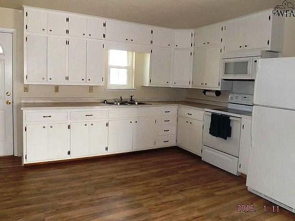 5th image of 814 W South St