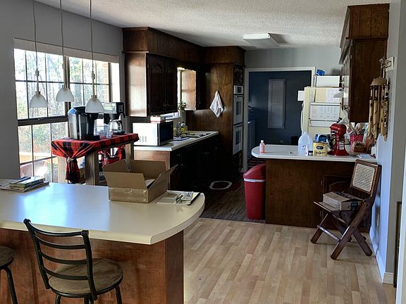3rd image of 1220 Hilltop Dr