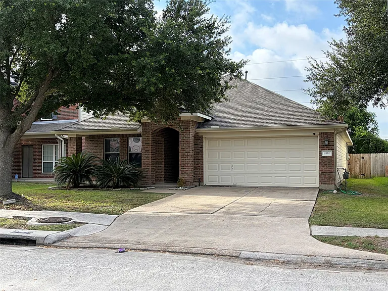 9510 Barr Spring Dr — Photo 2