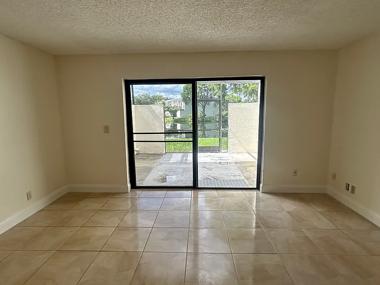9884 NW 15th St — Photo 19