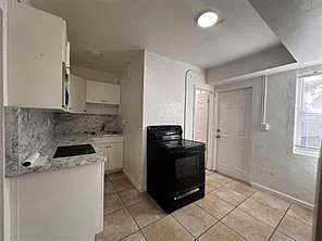 728 SW 6th St #1 — Photo 14