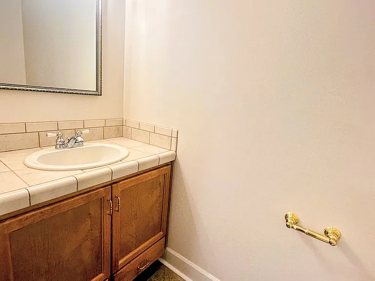 826 Park St — Photo 9