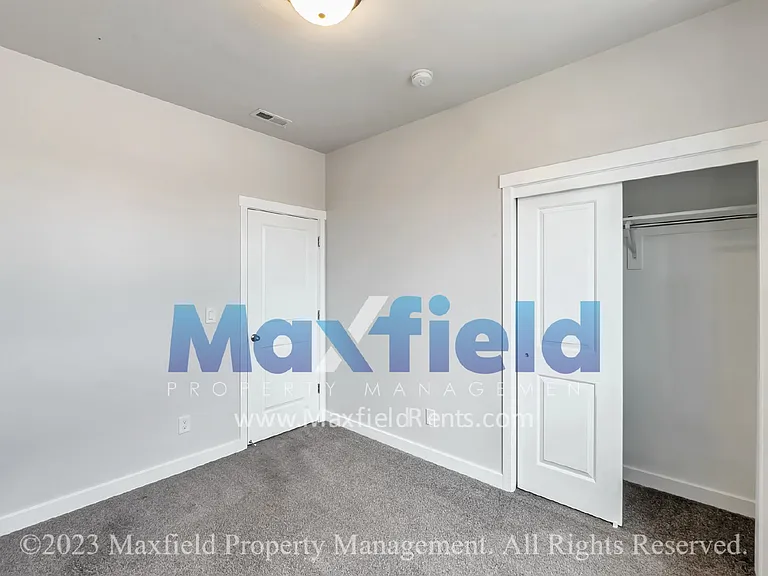 721 W Crystal Creek Rd — Photo 12