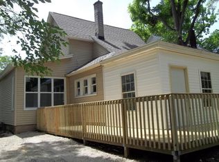 735 Oakdale St SE, Grand Rapids, MI 49507