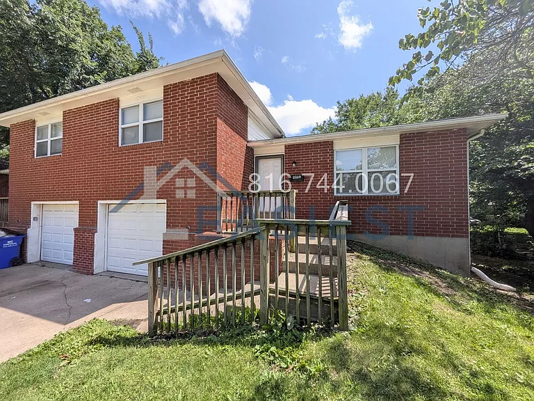 405 NE Orchard St #A — Photo 1