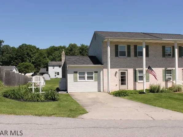1706 Hilltop Dr, Altoona, PA 16601