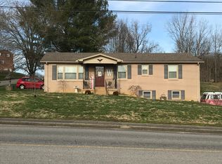 505 Upper Ferry Rd, Carthage, TN 37030