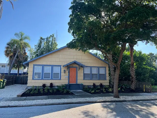 2 bed, 1200 sqft, $3,100 — Photo 1
