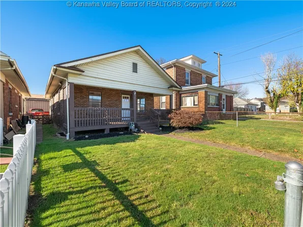 405 C St, South Charleston, WV 25303