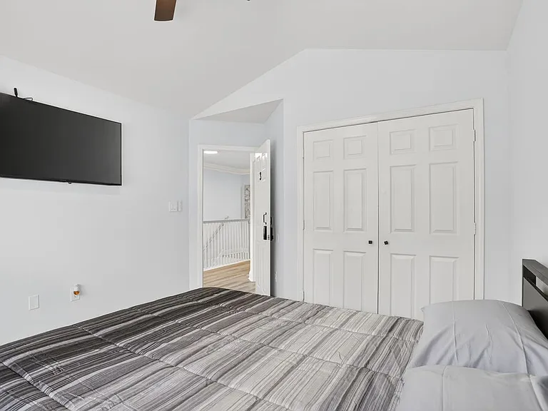 312B Louise Ln #B — Photo 15