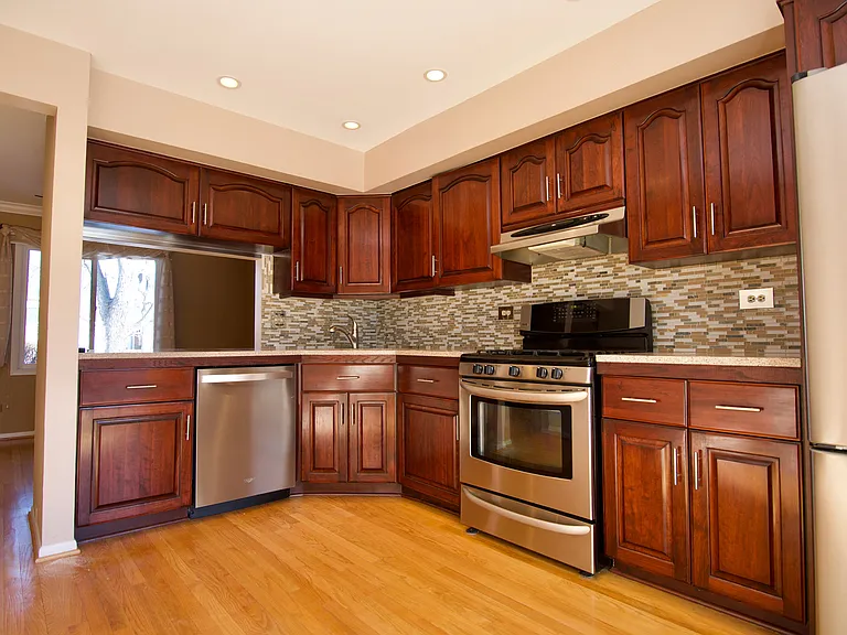 253 W Golfview Ter — Photo 3