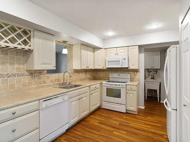 6308 Powder Horn Ct — Photo 9