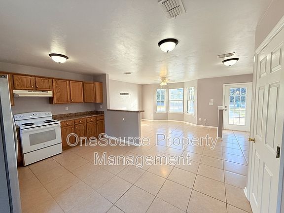 4th image of 1636 Martin Luther King Blvd #B