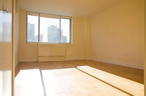 Rented by Kahen Properties | media 1