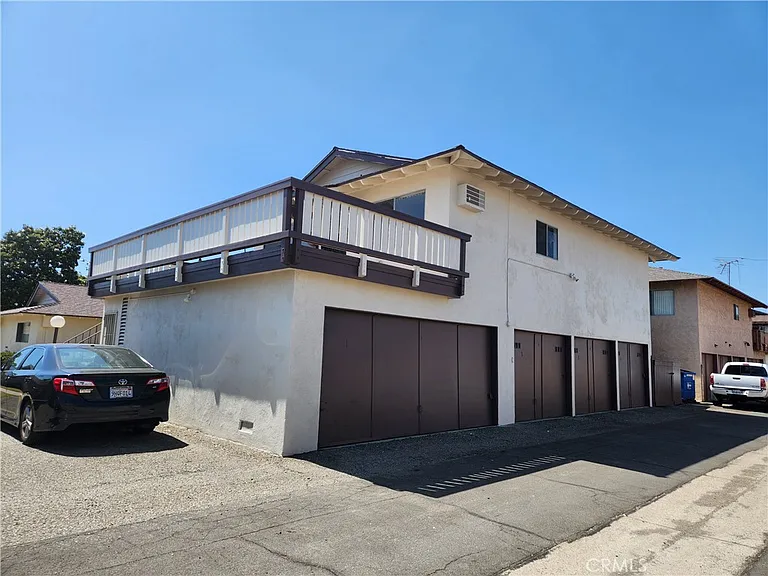 212 S Delano St — Photo 3