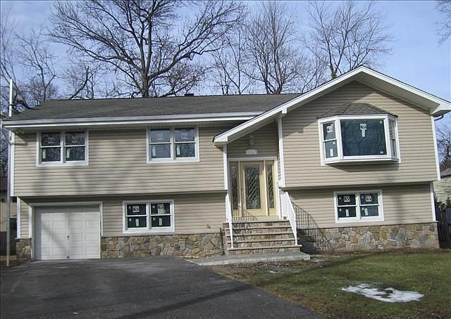1st image of 654 Harvard St