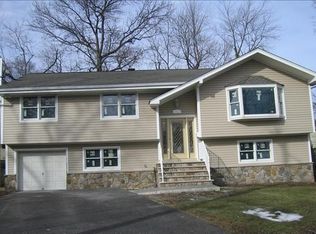 654 Harvard St, New Milford, NJ 07646