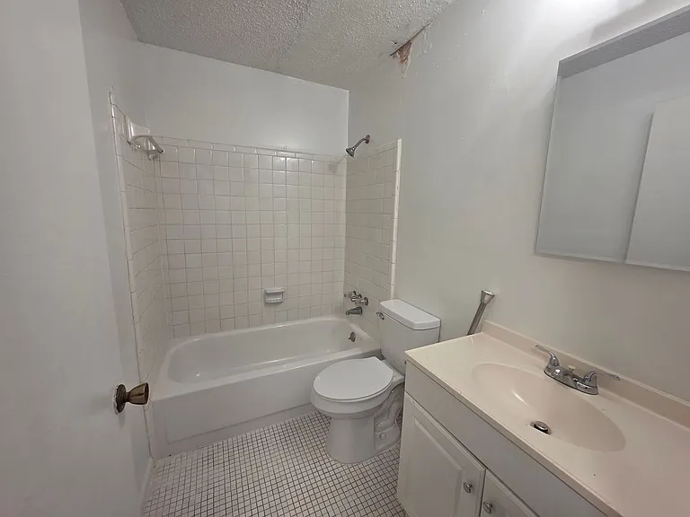 1208 Bush River Rd #D2 — Photo 11