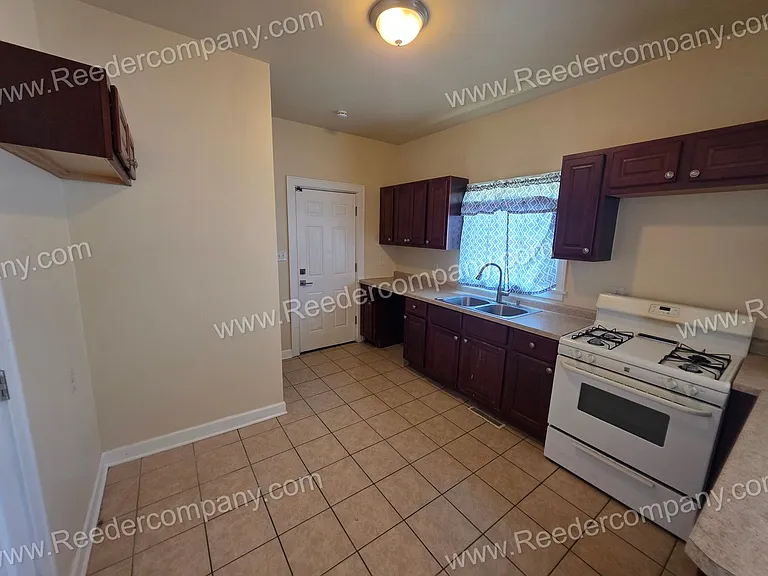 4937 Cedar Ave — Photo 5