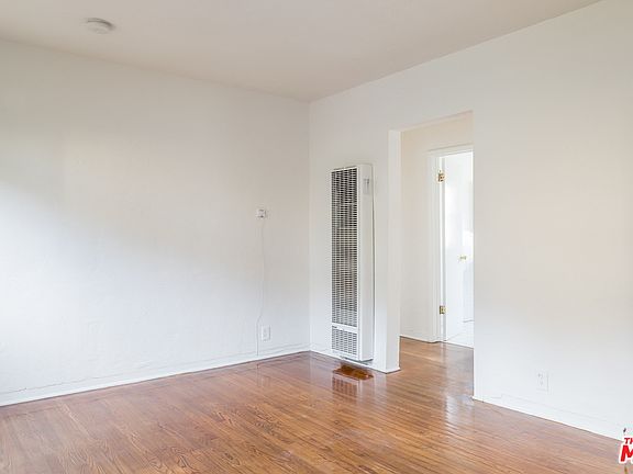 3rd image of 570 E Avenue 28