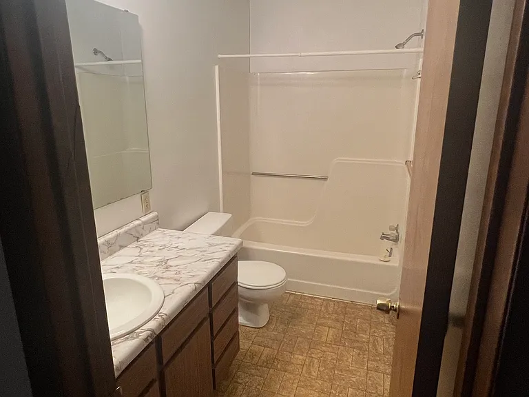 526 Grant Ave — Photo 13