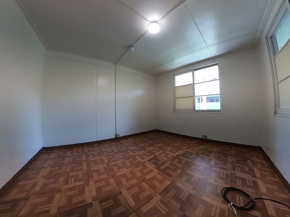 2nd image of 1625 Stillman Ln Room A-8