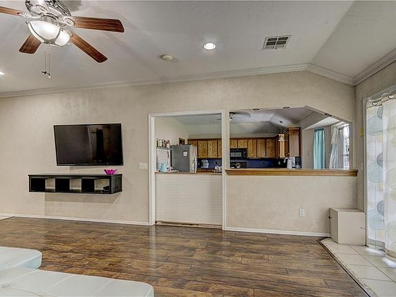 5th image of 2112 Sunrise Dr