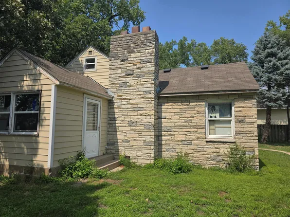 8460 Cottagewood Ter NE, Spring Lake Park, MN 55432