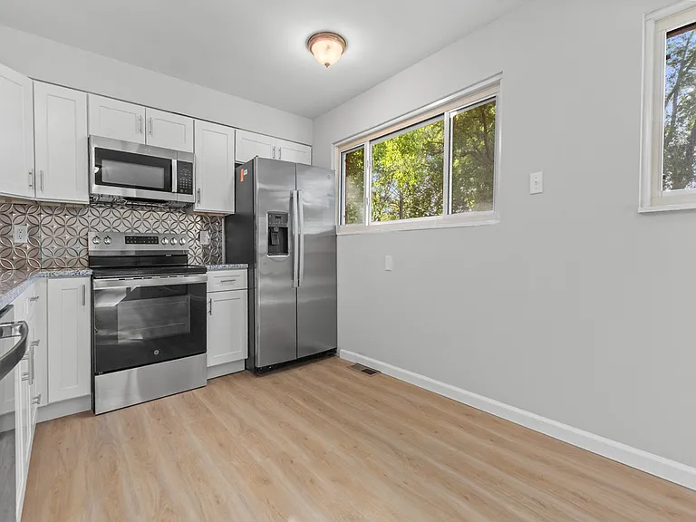 545 Patterson Ln — Photo 10