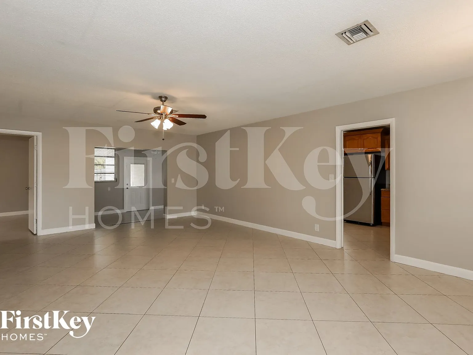 3 bed, 2.0 bath, 1800 sqft, $3,760 — Photo 2