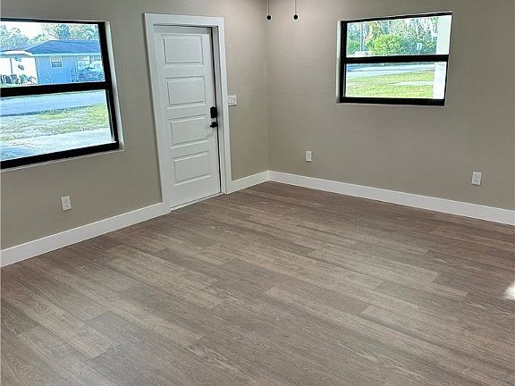 3rd image of 2154 E Gardenia Cir