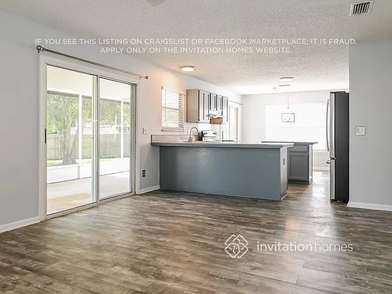 4873 Victoria Chase Ct — Photo 5