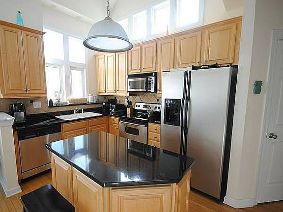 Granite/stainless kitchen