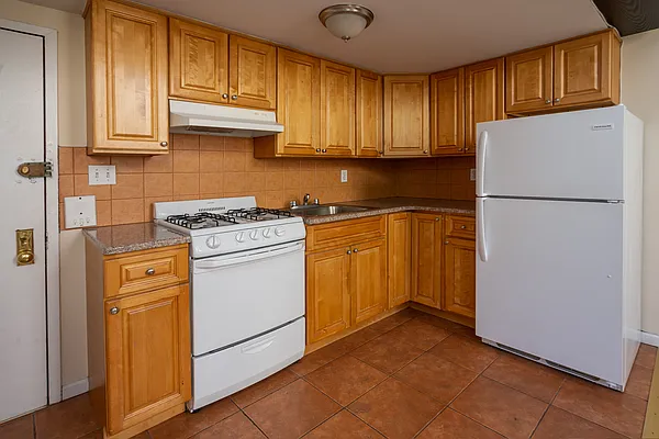 Rented by Keller Williams NYC | media 20