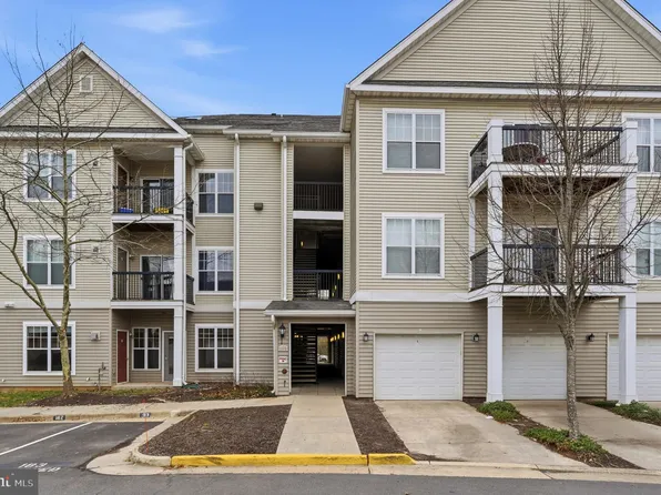 13331 Connor Dr APT D, Centreville, VA 20120