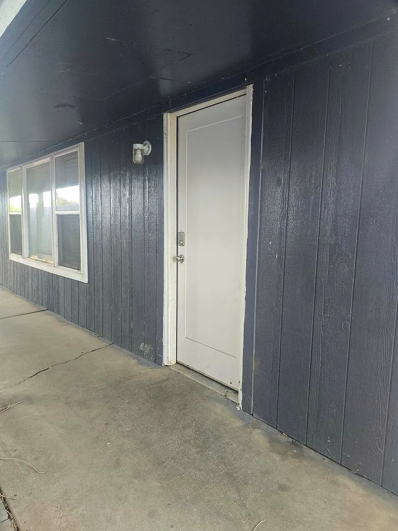 307 Acoma Drive — Photo 1