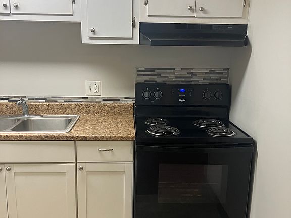 5th image of 220 Polk St APT 1