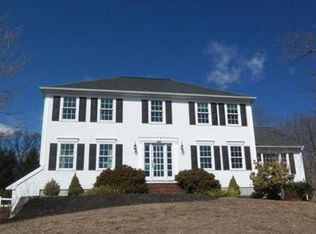 2 Magnolia Cir, Norfolk, MA 02056