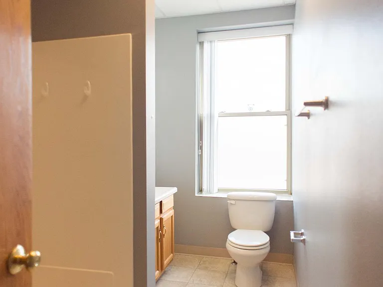 411 Broadway N #304 — Photo 15