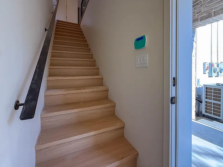 3038 Vine St — Photo 9