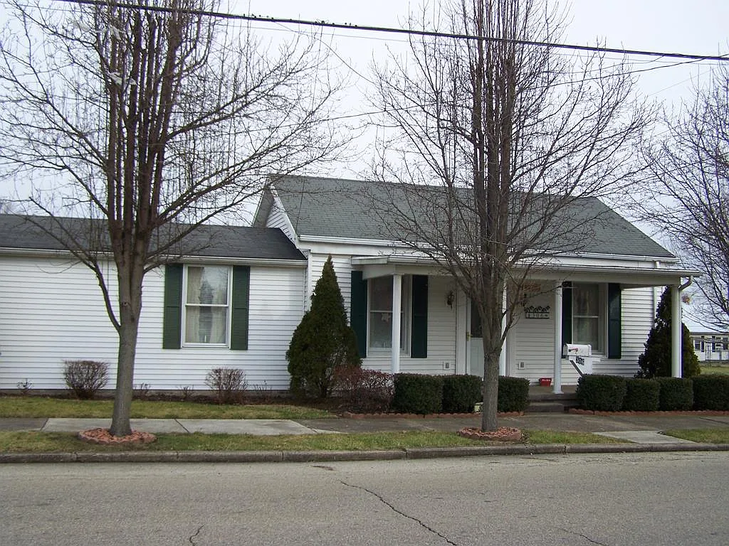306 N East St photo 1