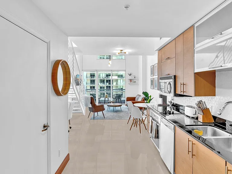 60 SW 13th St #1810 — Photo 8